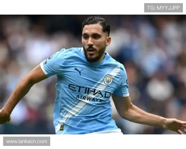 谢尔基比赛颠球展现球员风采